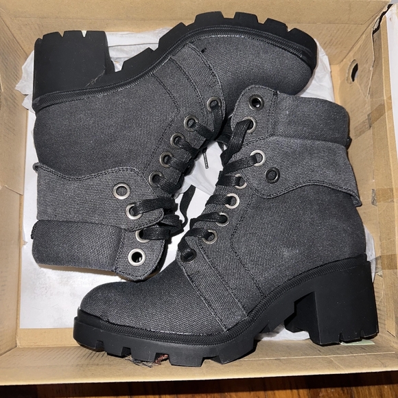 Maurices boots - Picture 1 of 2